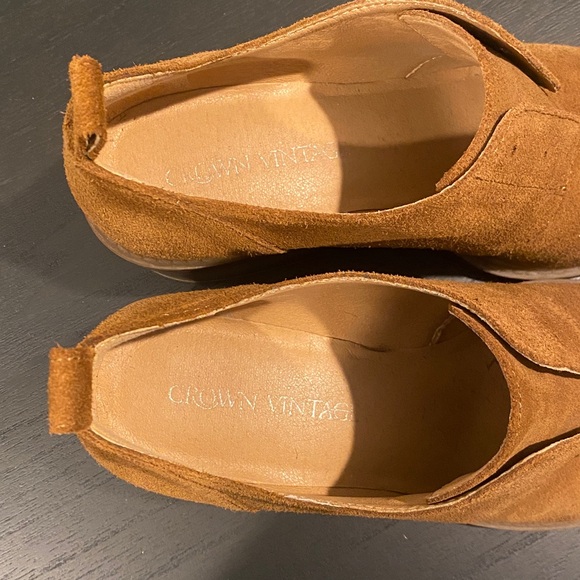 Extremely cool block-heel Tan Suede Women's Buck Shoes - Picture 3 of 5